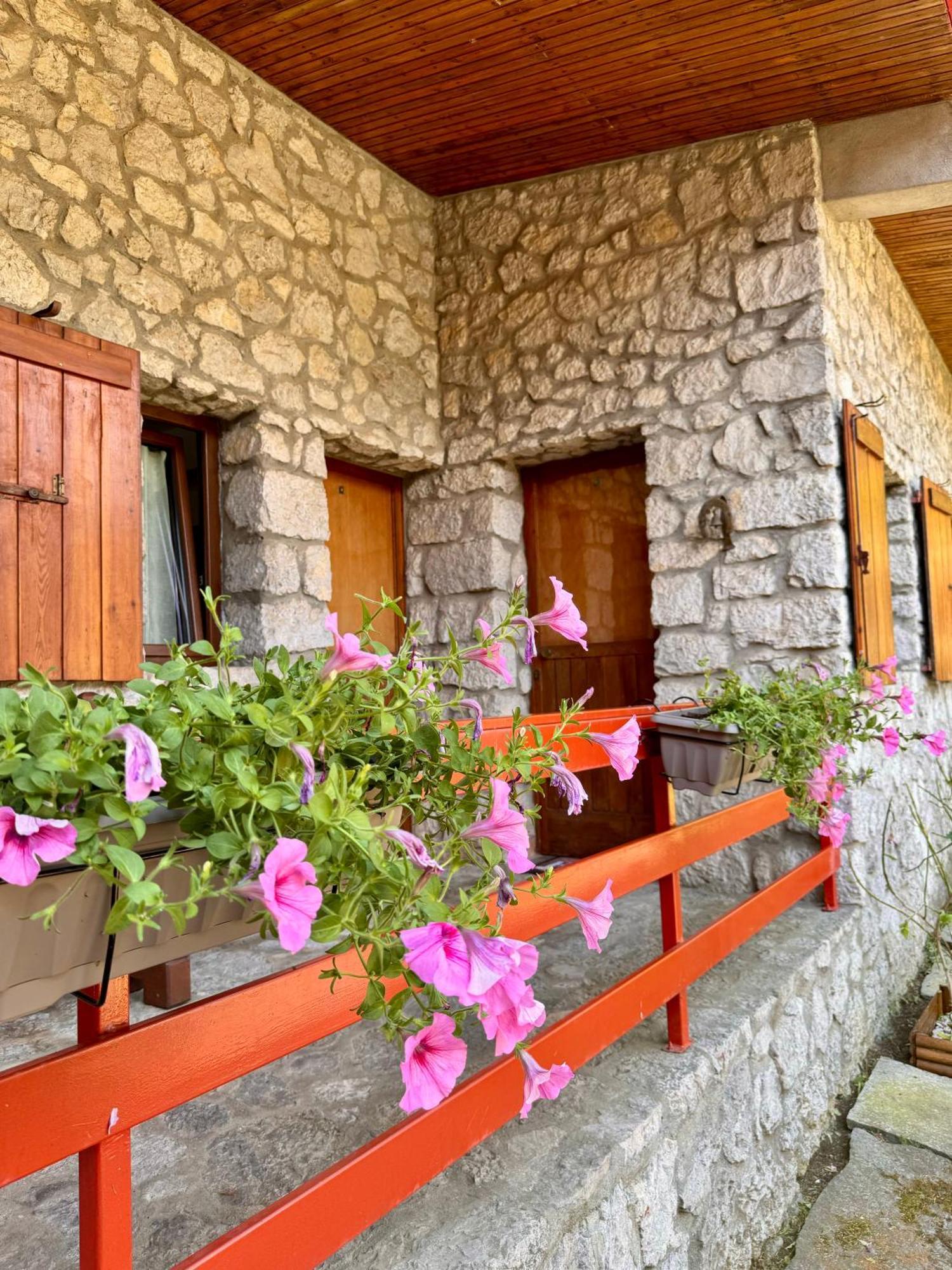 Villa Drago Chalet Oltre il Colle ภายนอก รูปภาพ
